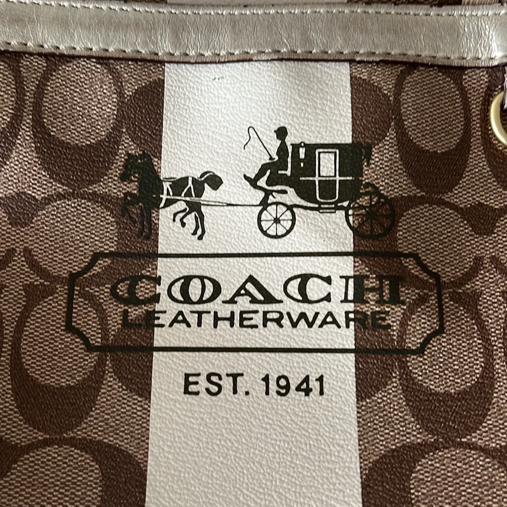 Coach bag!! - Picture 7 of 9